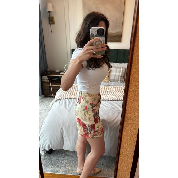 Sezanne Alberello Shorts - Picture 2 of 5